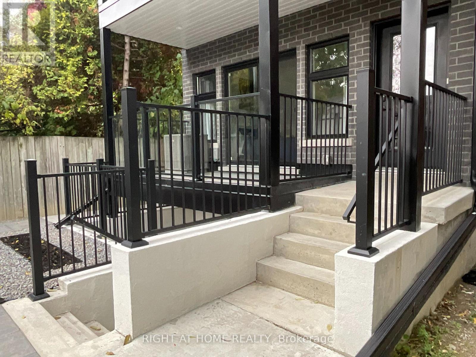 Unit #2  Main Floor - 674 Manning Avenue, Toronto, Ontario  M6G 2W4 - Photo 22 - C12701470