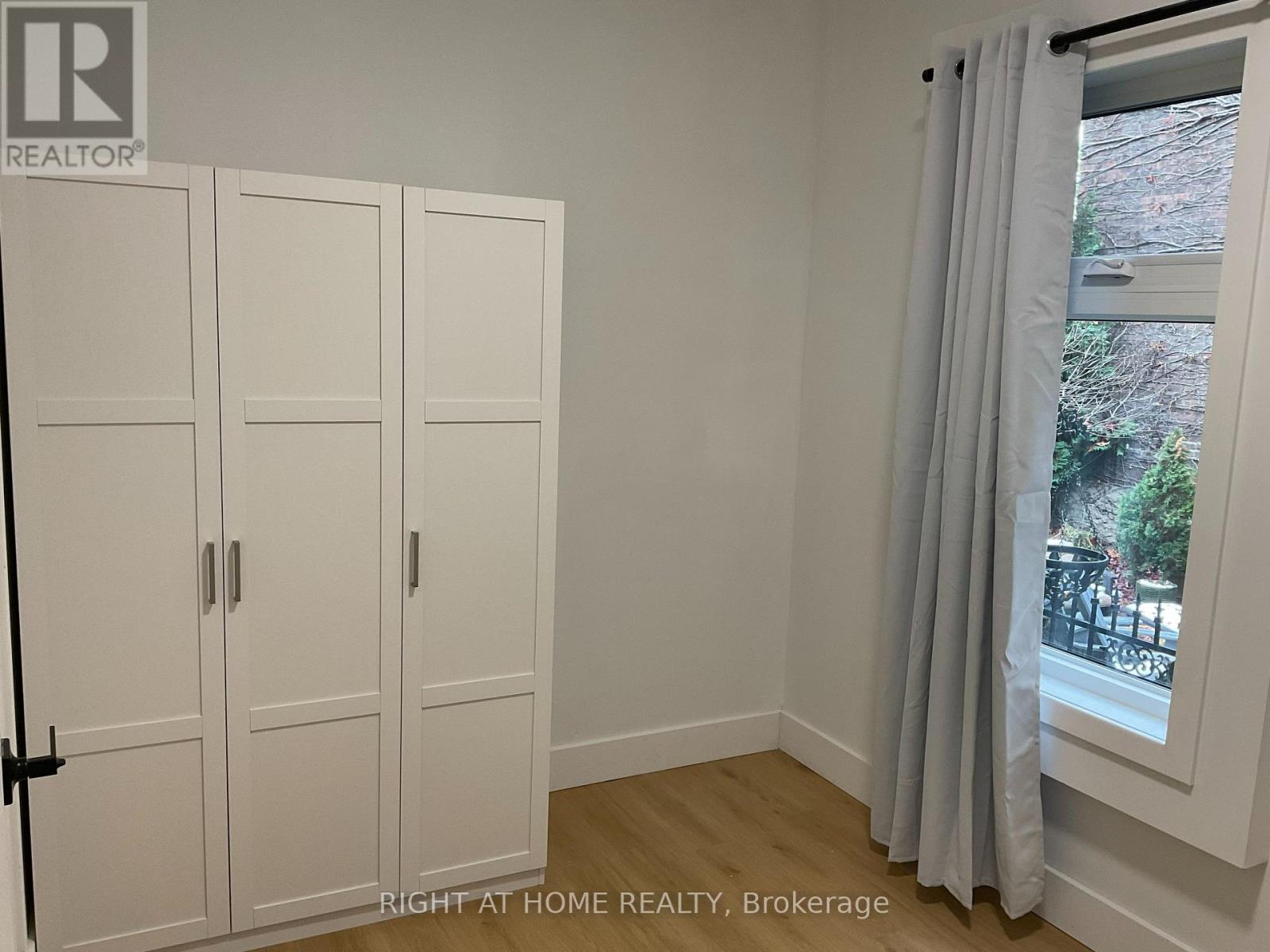 Unit #2  Main Floor - 674 Manning Avenue, Toronto, Ontario  M6G 2W4 - Photo 18 - C12701470