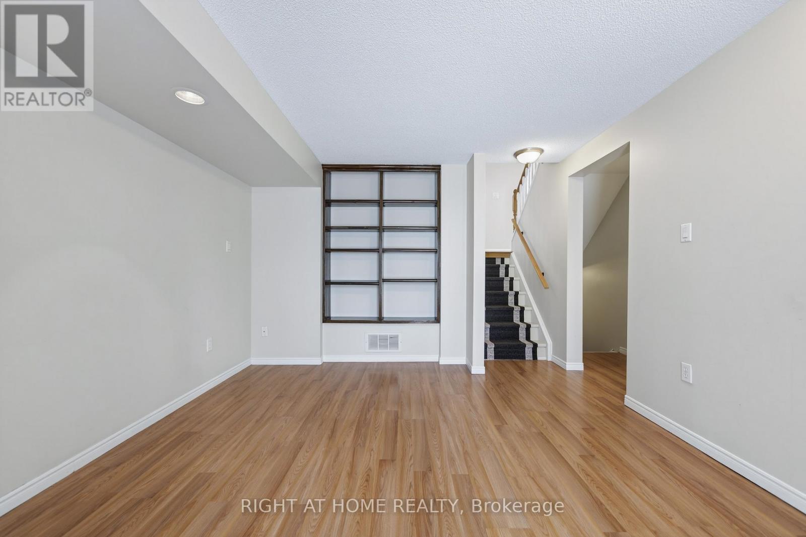 52 Gosney Crescent, Barrie, Ontario  L4N 6T7 - Photo 19 - S12698338