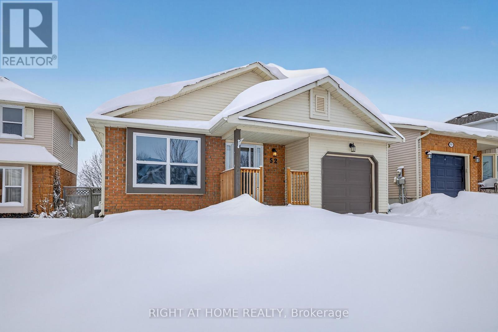 52 Gosney Crescent, Barrie, Ontario  L4N 6T7 - Photo 2 - S12698338