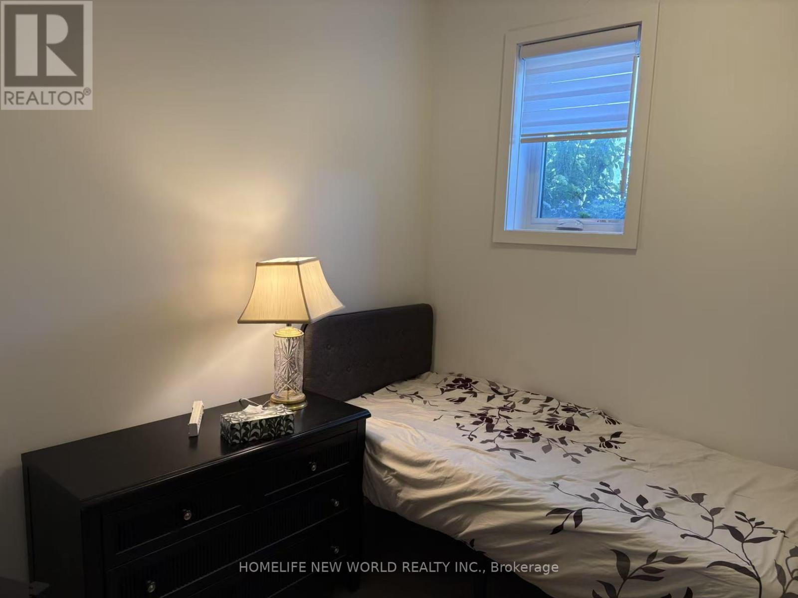 Room 2 - 72 Hooyo Terrace, Toronto, Ontario  M6A 0E2 - Photo 20 - C12470576