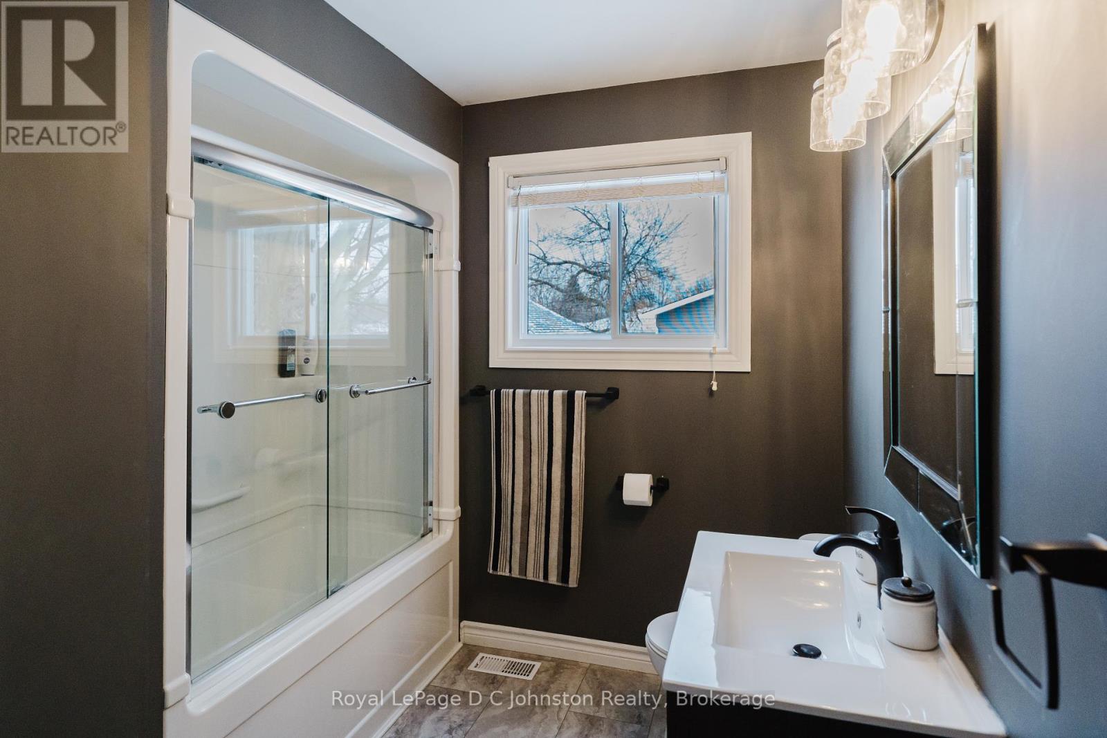 468 Centennial Crescent, Saugeen Shores, Ontario  N0H 2C1 - Photo 16 - X12702056