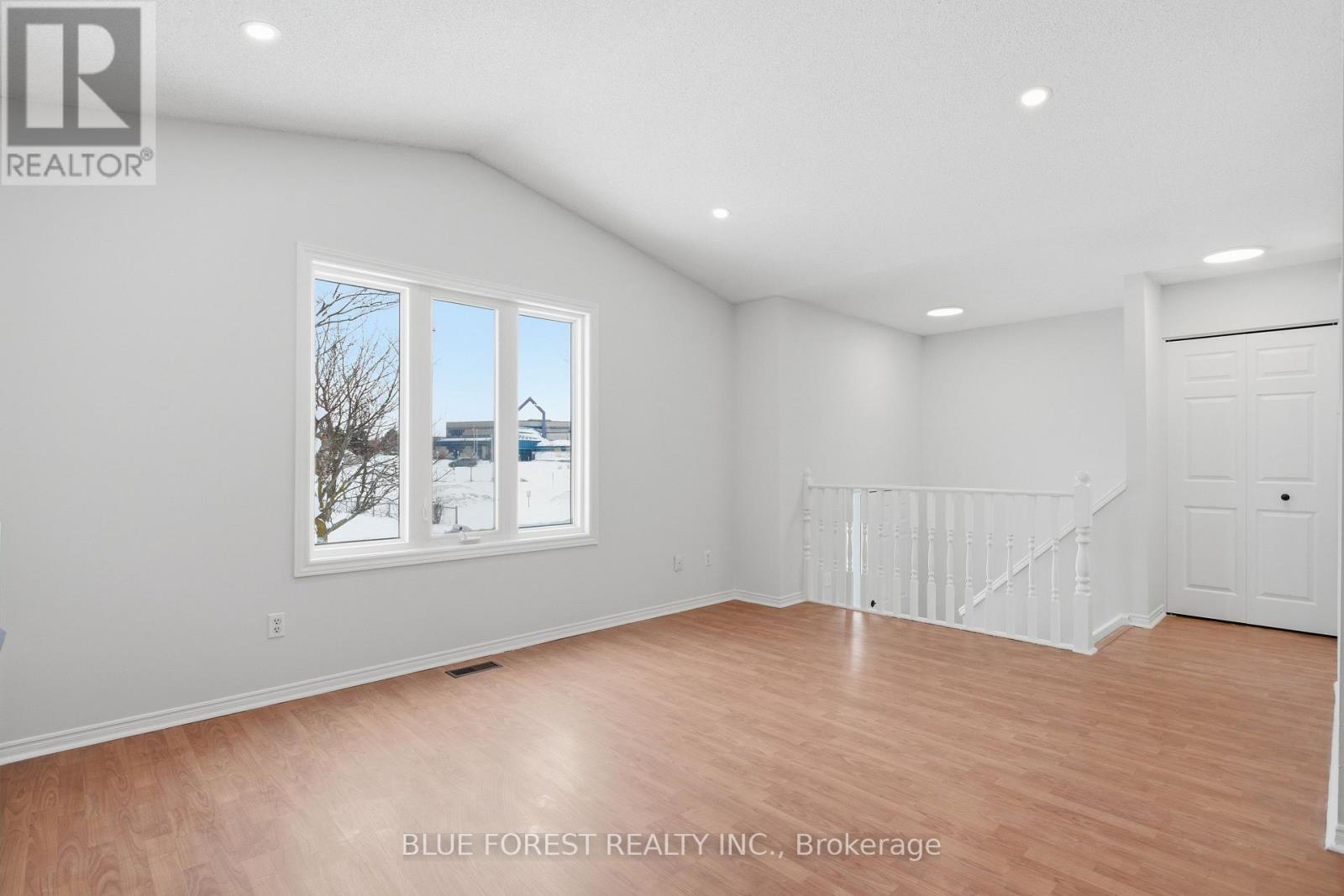 959 Lawson Road, London North, Ontario  N6G 4X4 - Photo 9 - X12702010