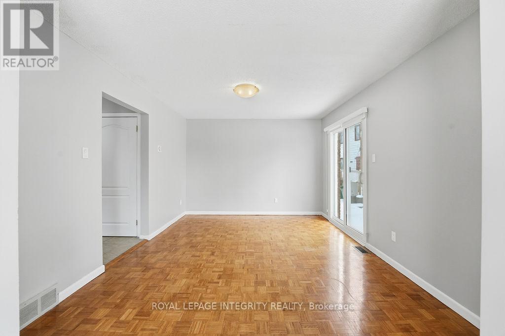 2035 St. Laurent Boulevard, Ottawa, Ontario  K1G 1A5 - Photo 10 - X12702034