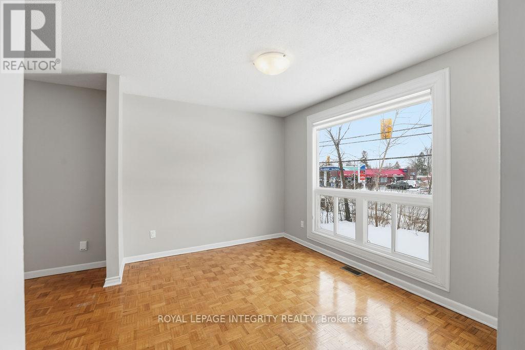 2035 St. Laurent Boulevard, Ottawa, Ontario  K1G 1A5 - Photo 8 - X12702034