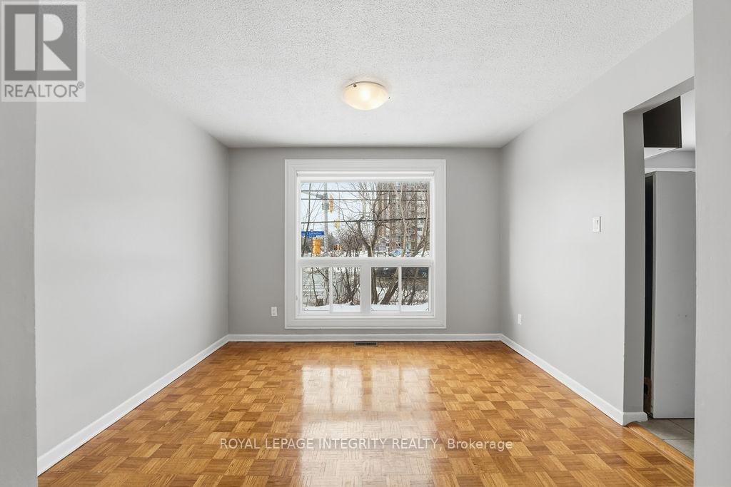 2035 St. Laurent Boulevard, Ottawa, Ontario  K1G 1A5 - Photo 9 - X12702034