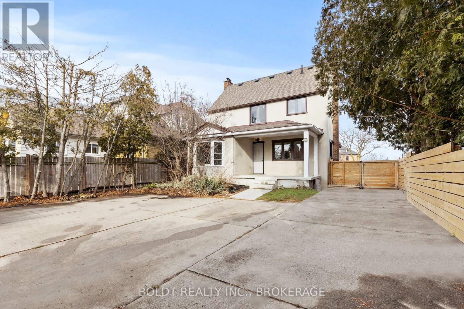 322 Queenston Street, St. Catharines, Ontario  L2P 2X7 - Photo 28 - X12702022