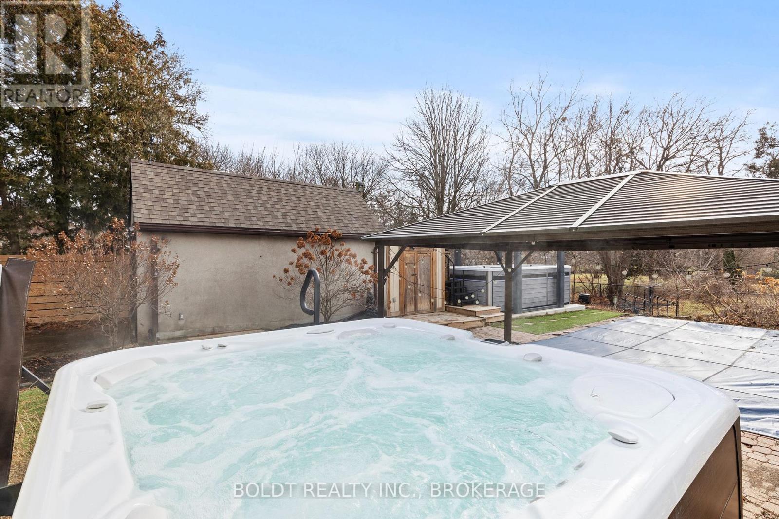 322 Queenston Street, St. Catharines, Ontario  L2P 2X7 - Photo 30 - X12702022