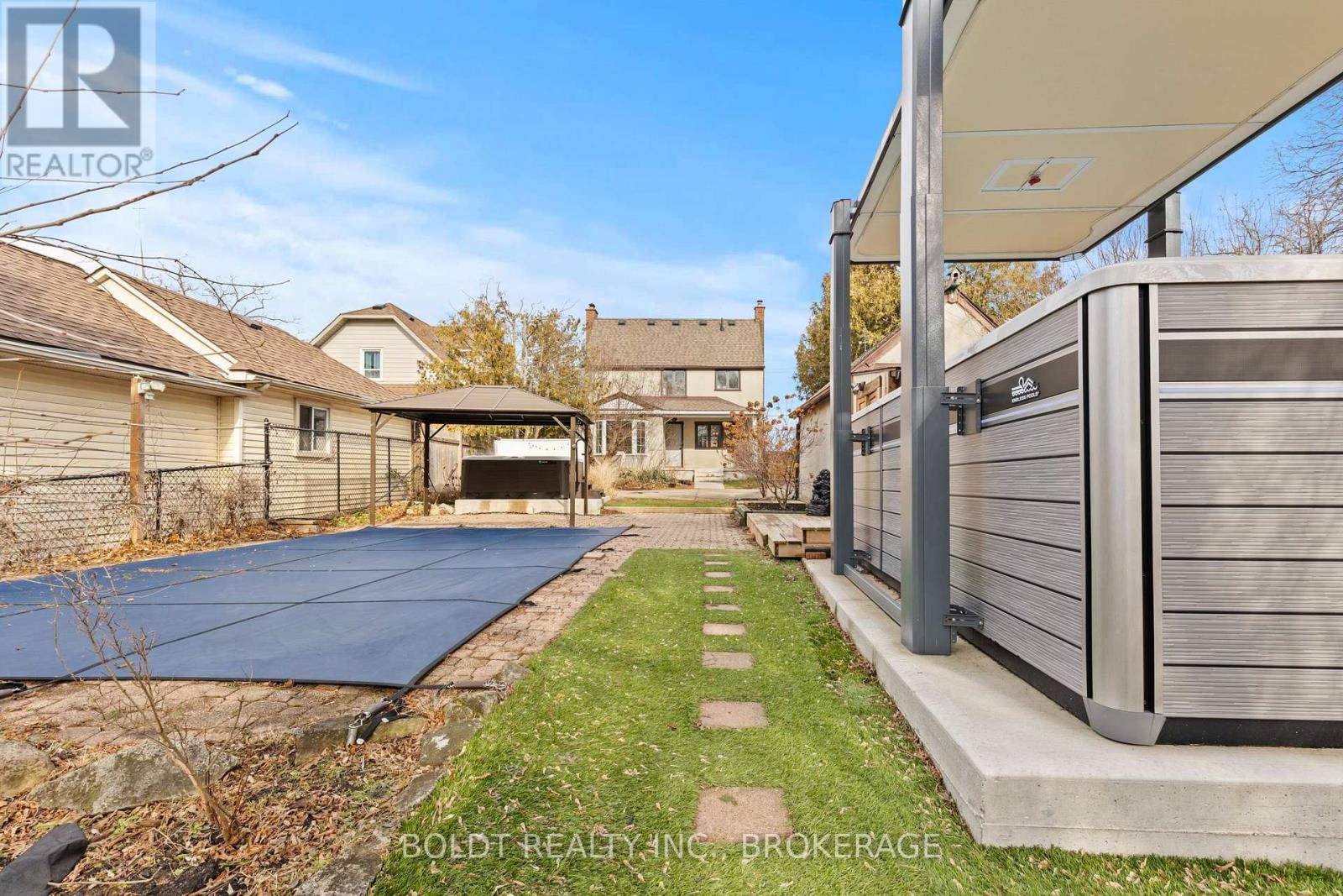 322 Queenston Street, St. Catharines, Ontario  L2P 2X7 - Photo 34 - X12702022