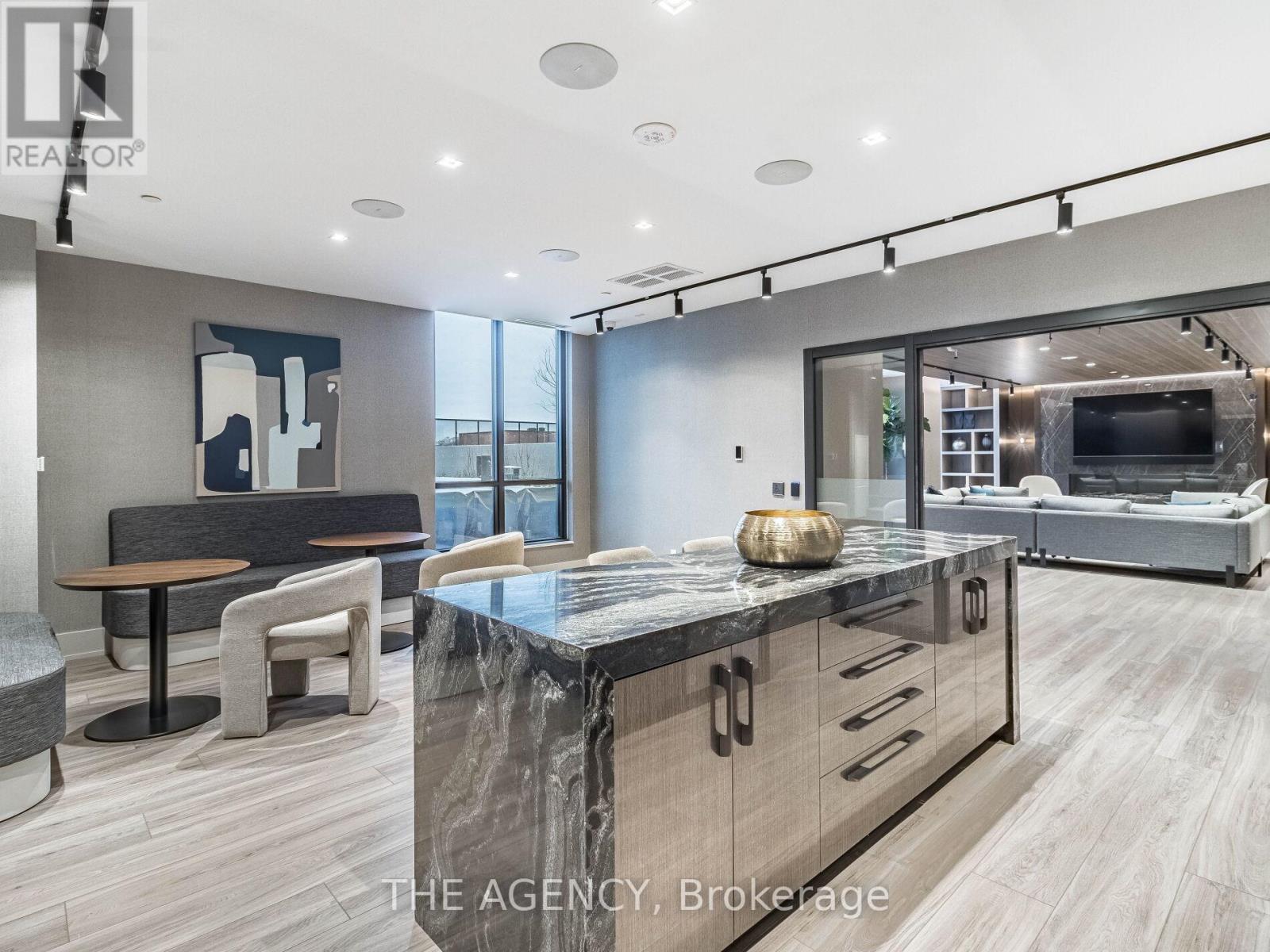 901 - 286 Main Street, Toronto, Ontario  M4C 0B3 - Photo 3 - E12702006