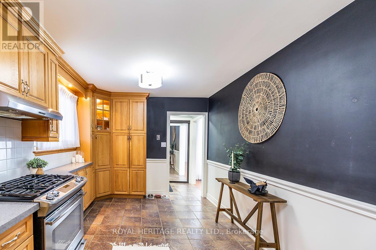 803 Oliva Street, Pickering (West Shore), Ontario  L1W 2V9 - Photo 10 - E12702016