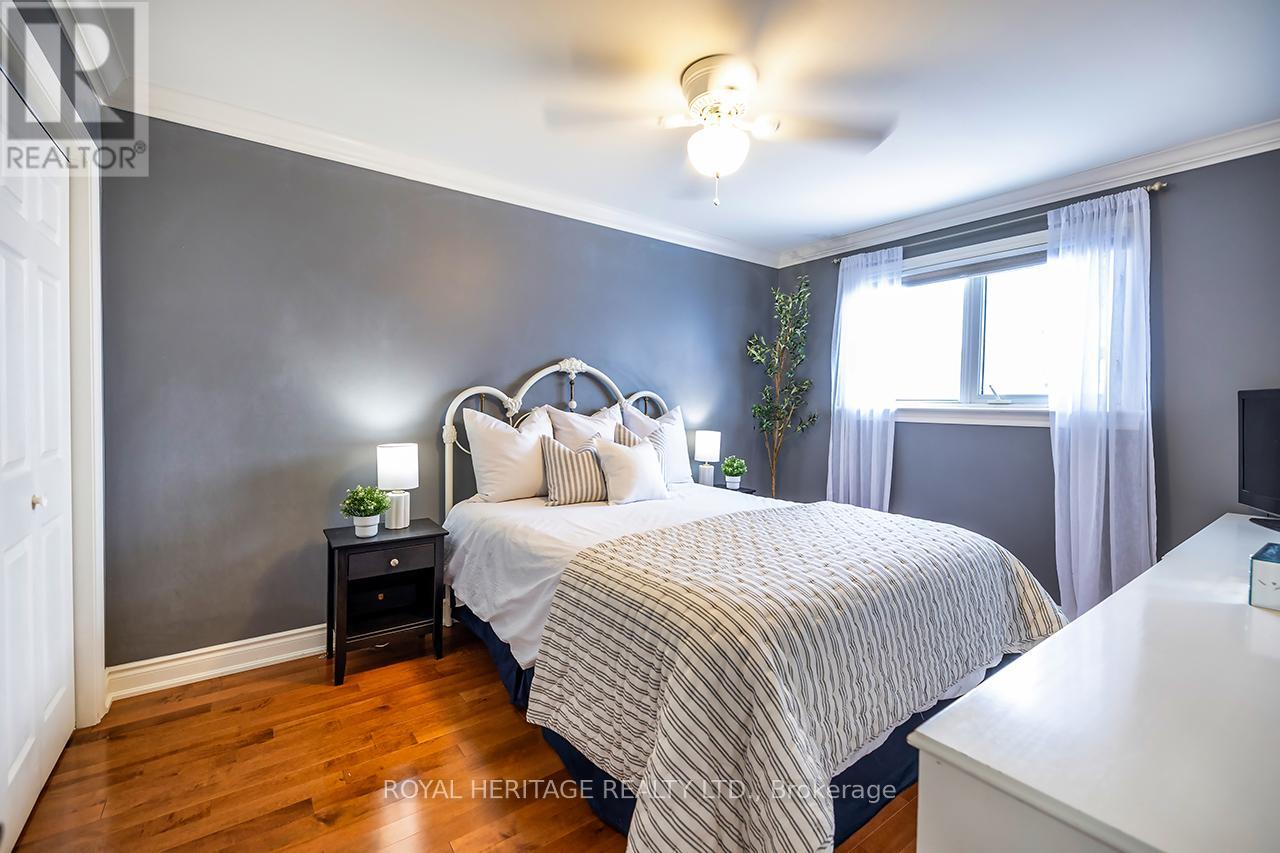 803 Oliva Street, Pickering (West Shore), Ontario  L1W 2V9 - Photo 11 - E12702016