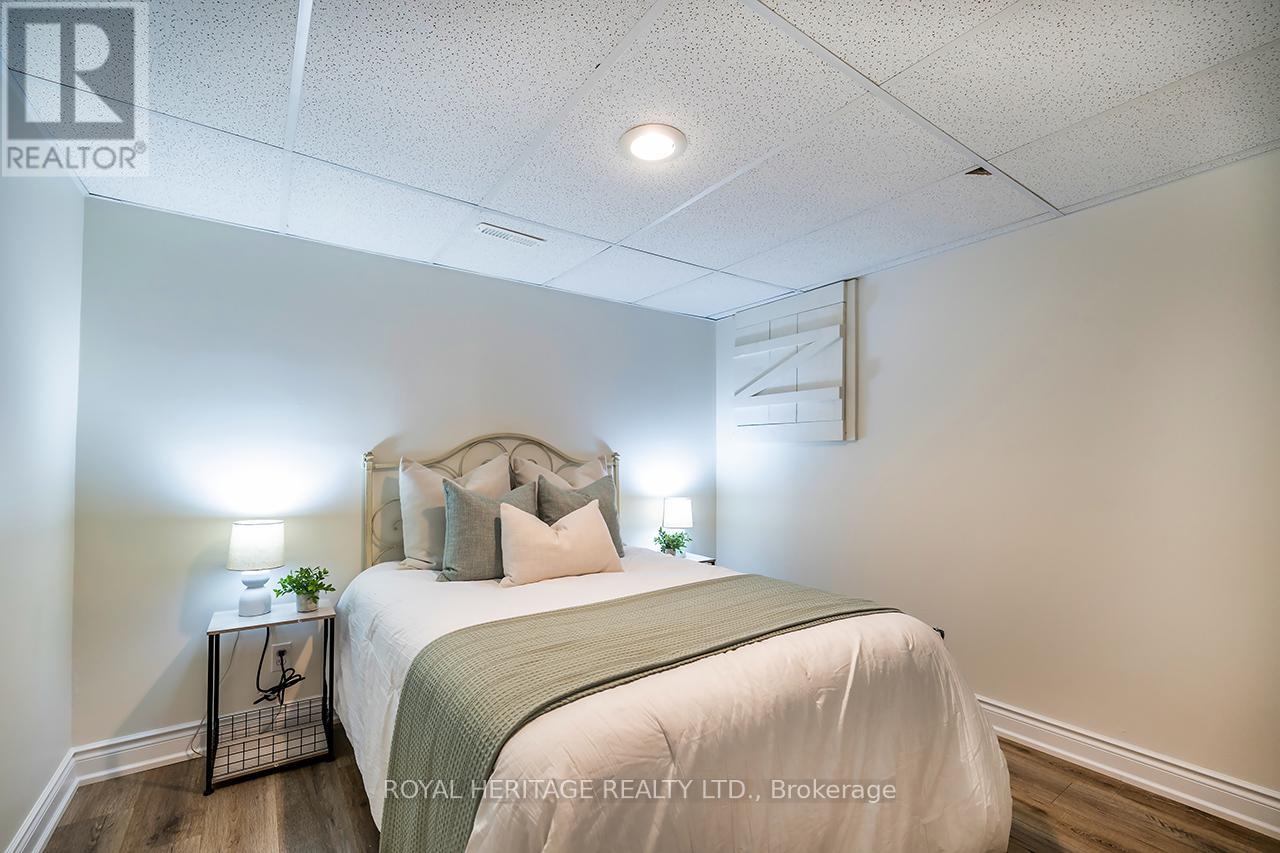 803 Oliva Street, Pickering (West Shore), Ontario  L1W 2V9 - Photo 19 - E12702016