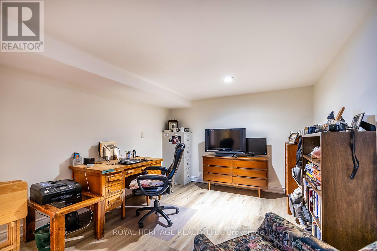 803 Oliva Street, Pickering (West Shore), Ontario  L1W 2V9 - Photo 22 - E12702016