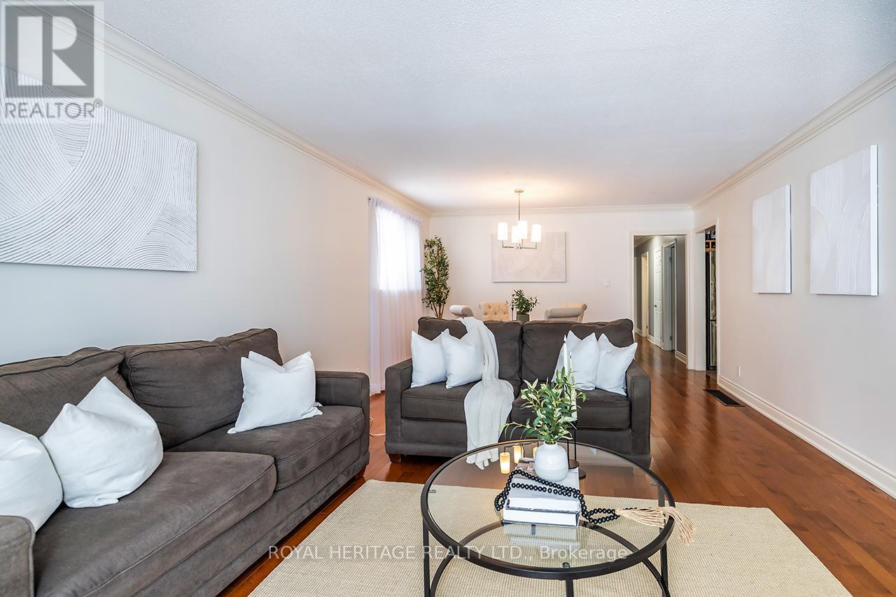 803 Oliva Street, Pickering (West Shore), Ontario  L1W 2V9 - Photo 4 - E12702016