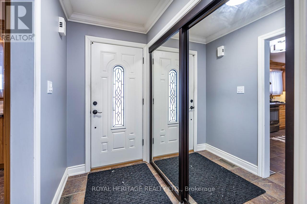 803 Oliva Street, Pickering (West Shore), Ontario  L1W 2V9 - Photo 7 - E12702016