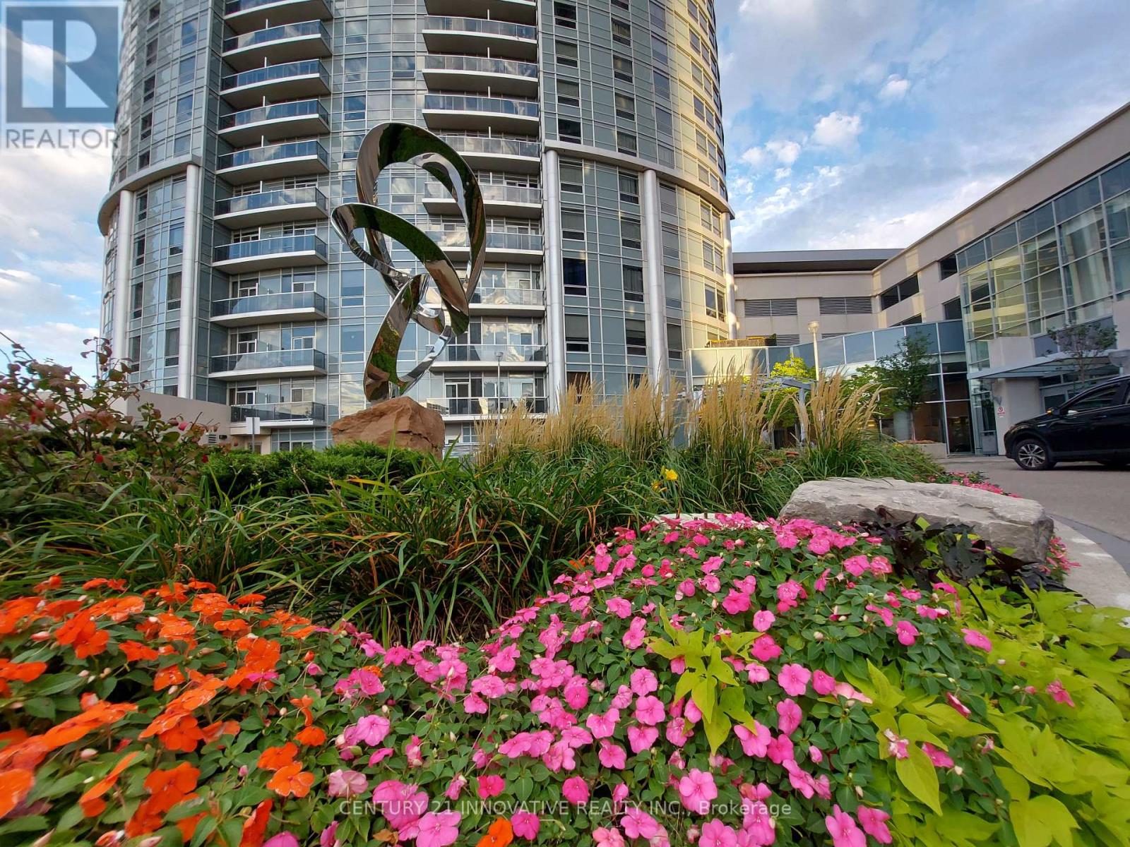 3220 - 135 Village Green Square, Toronto, Ontario  M1S 0G4 - Photo 2 - E12702032