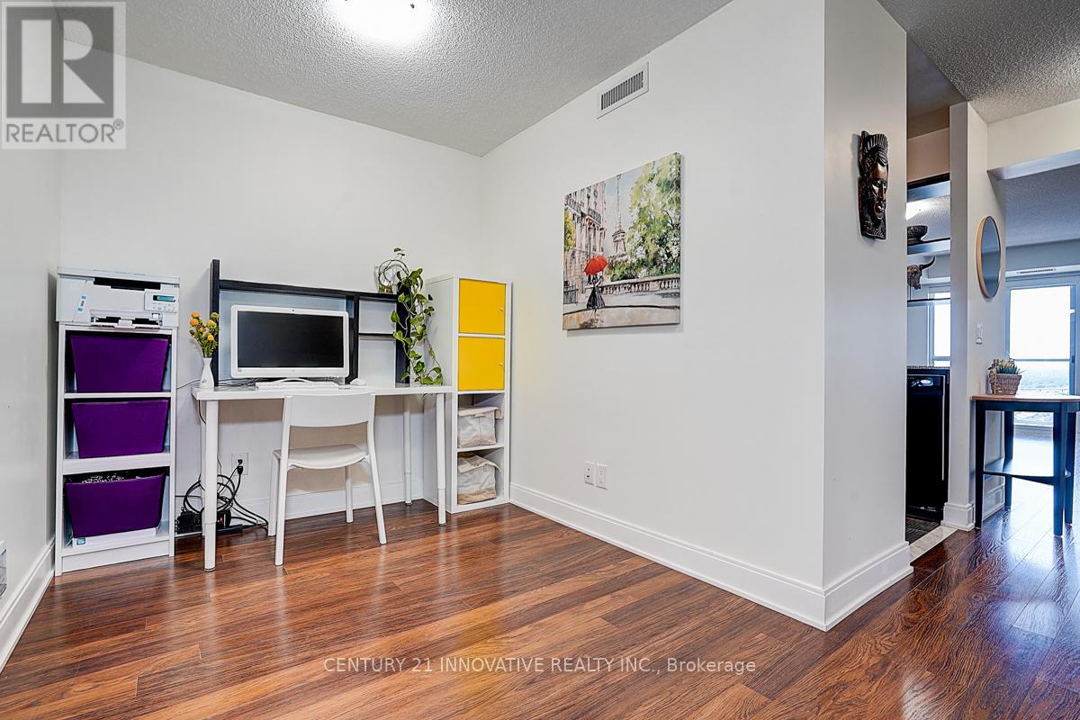 3220 - 135 Village Green Square, Toronto, Ontario  M1S 0G4 - Photo 7 - E12702032