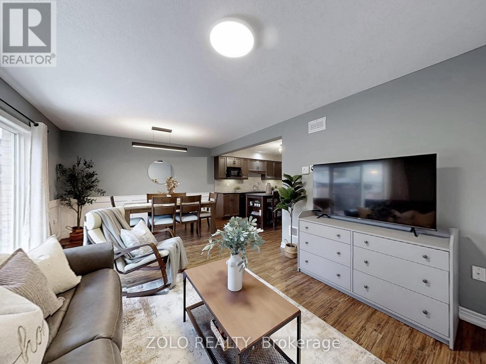 33 Marshall Drive, Guelph, Ontario  N1E 0K7 - Photo 2 - X12702004