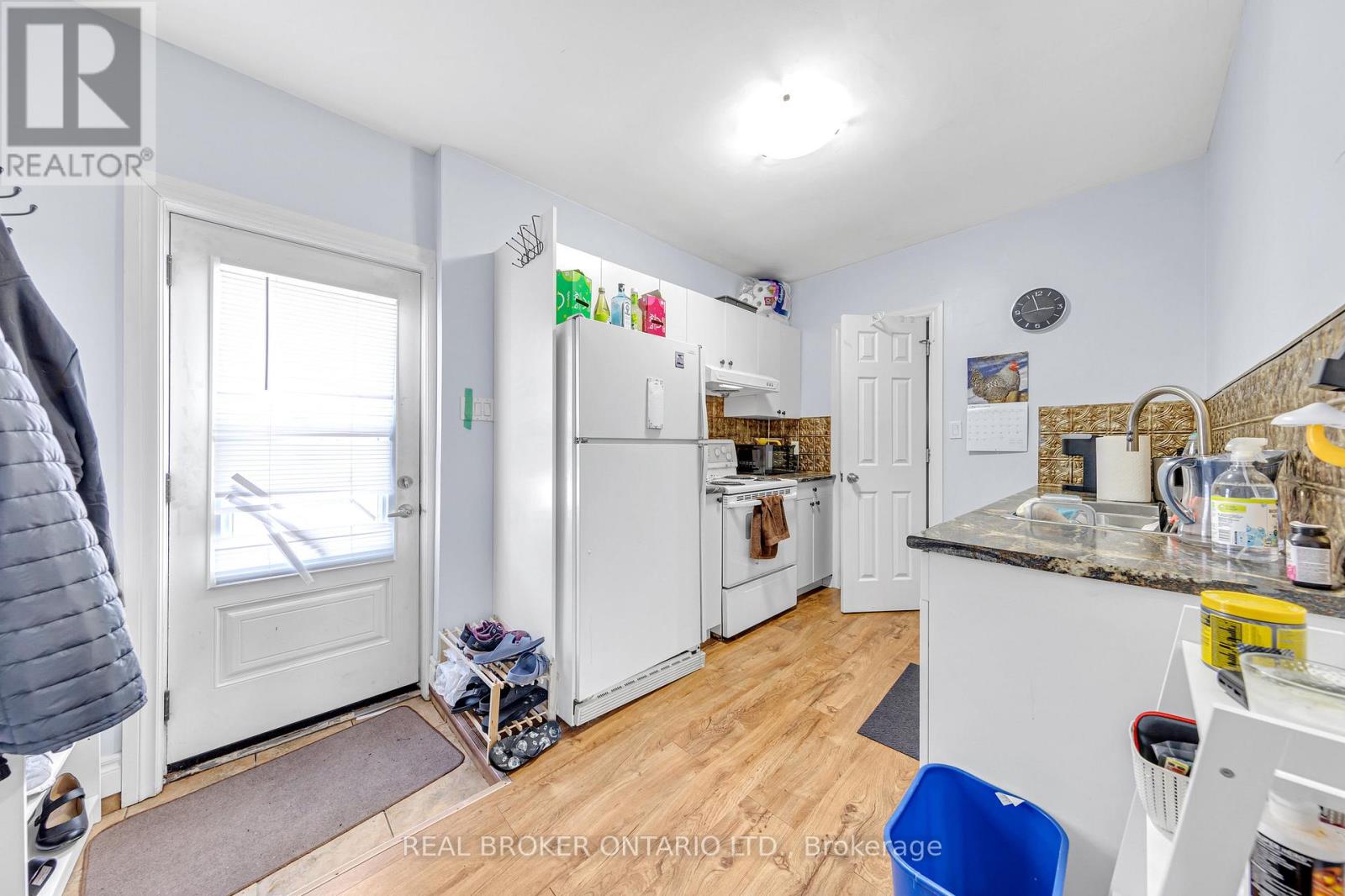 Lower - 52 Victoria Avenue N, Peterborough (Northcrest Ward 5), Ontario  K9H 4W1 - Photo 8 - X12702036