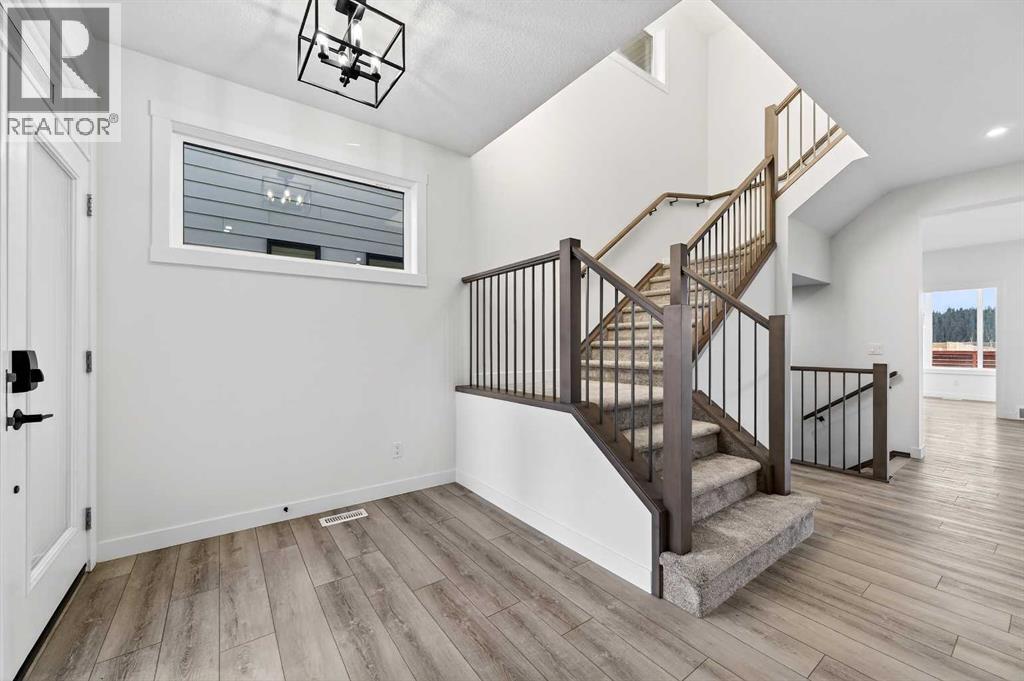 29 Rowmont Common Nw, Calgary, Alberta  T3L 0L4 - Photo 7 - A2277545