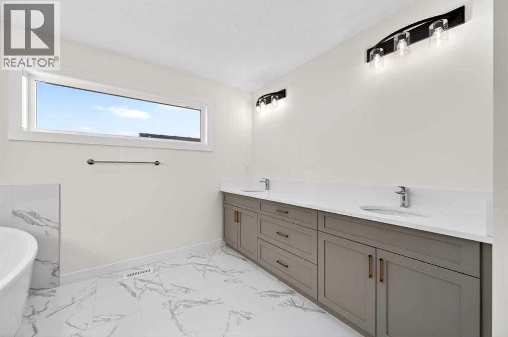 29 Rowmont Common Nw, Calgary, Alberta  T3L 0L4 - Photo 22 - A2277545