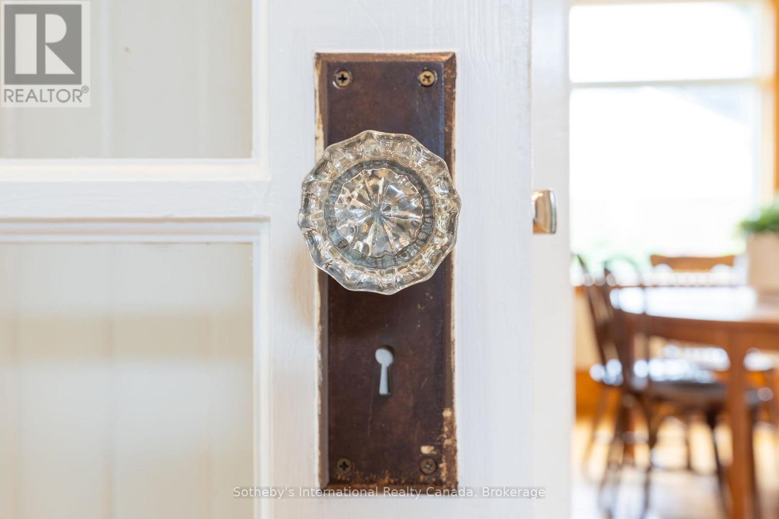 12 Elizabeth Street W, Clearview (Creemore), Ontario  L0M 1G0 - Photo 19 - S12702066