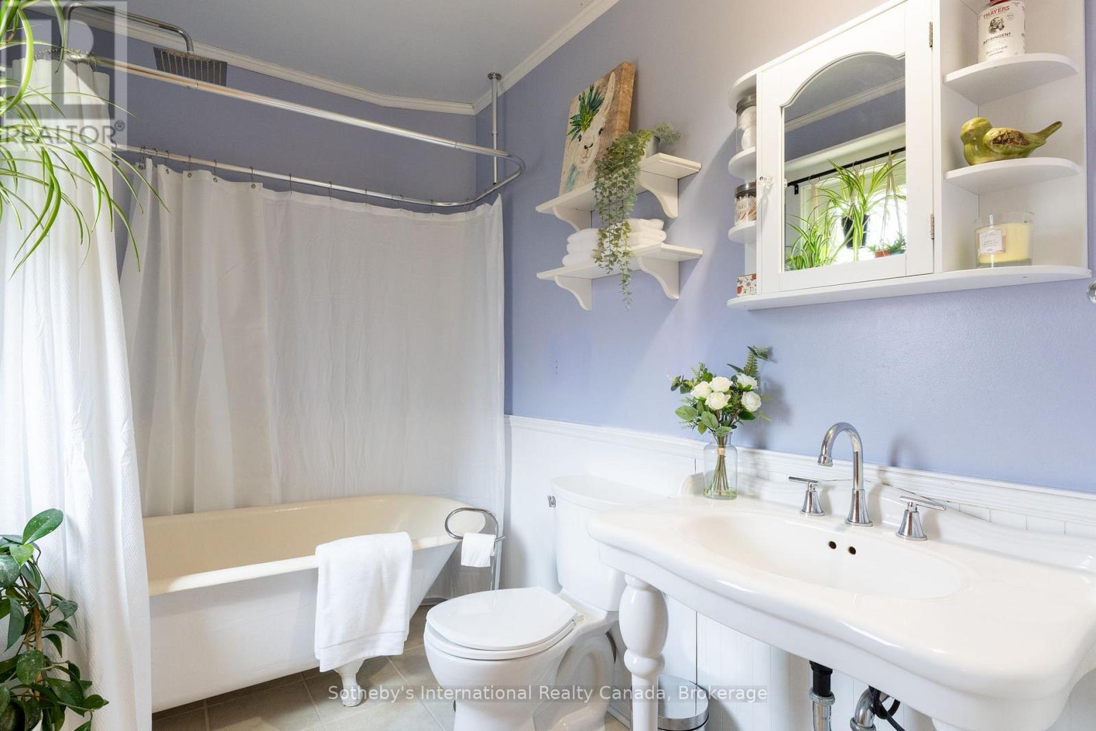 12 Elizabeth Street W, Clearview (Creemore), Ontario  L0M 1G0 - Photo 25 - S12702066