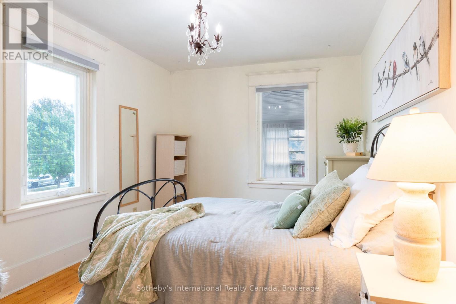 12 Elizabeth Street W, Clearview (Creemore), Ontario  L0M 1G0 - Photo 27 - S12702066