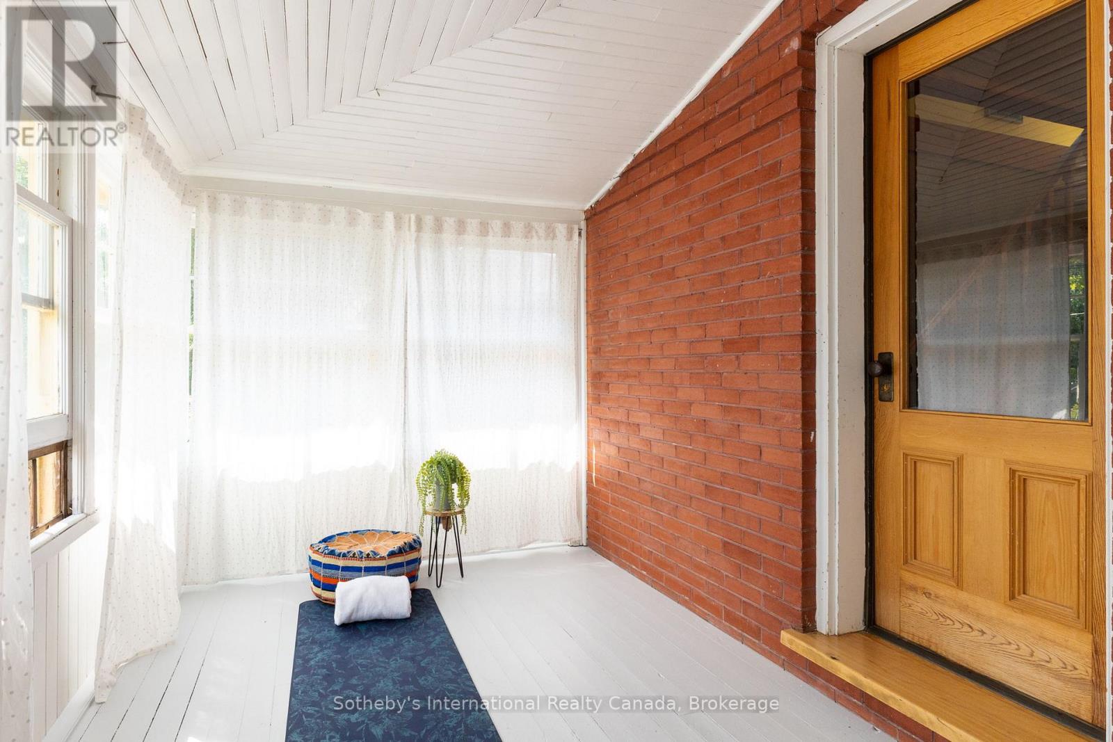 12 Elizabeth Street W, Clearview (Creemore), Ontario  L0M 1G0 - Photo 30 - S12702066