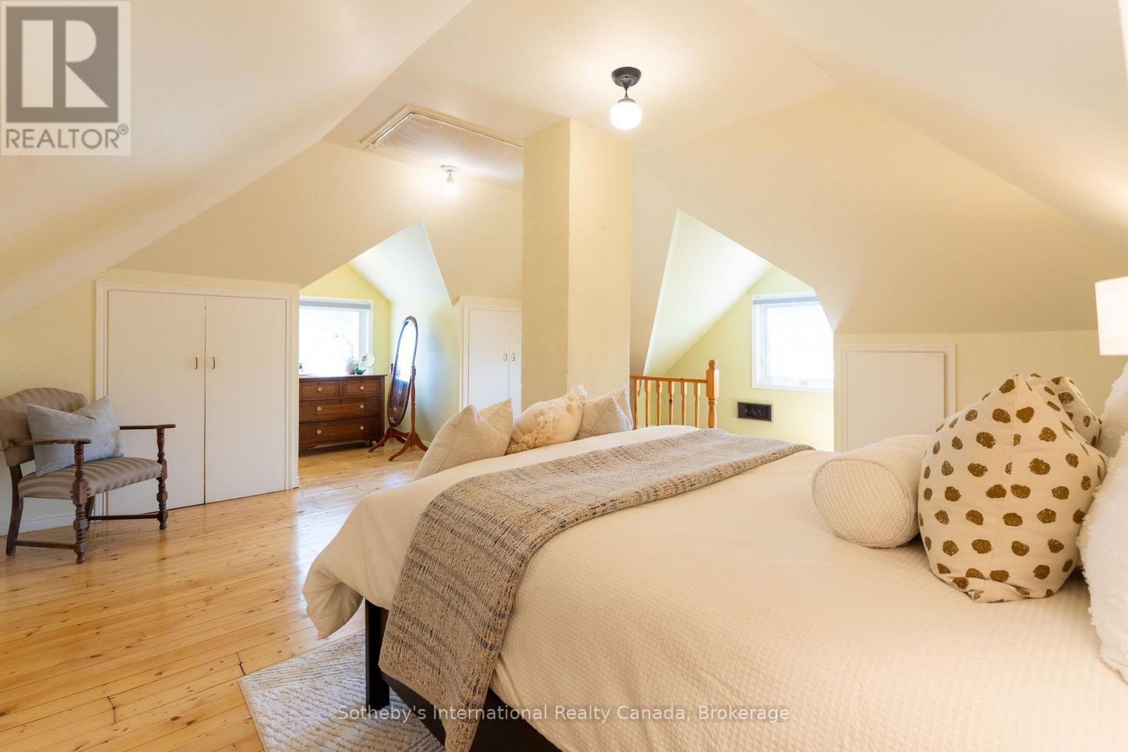 12 Elizabeth Street W, Clearview (Creemore), Ontario  L0M 1G0 - Photo 32 - S12702066