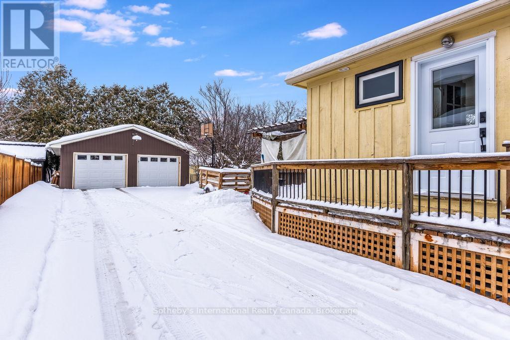 12 Elizabeth Street W, Clearview (Creemore), Ontario  L0M 1G0 - Photo 43 - S12702066