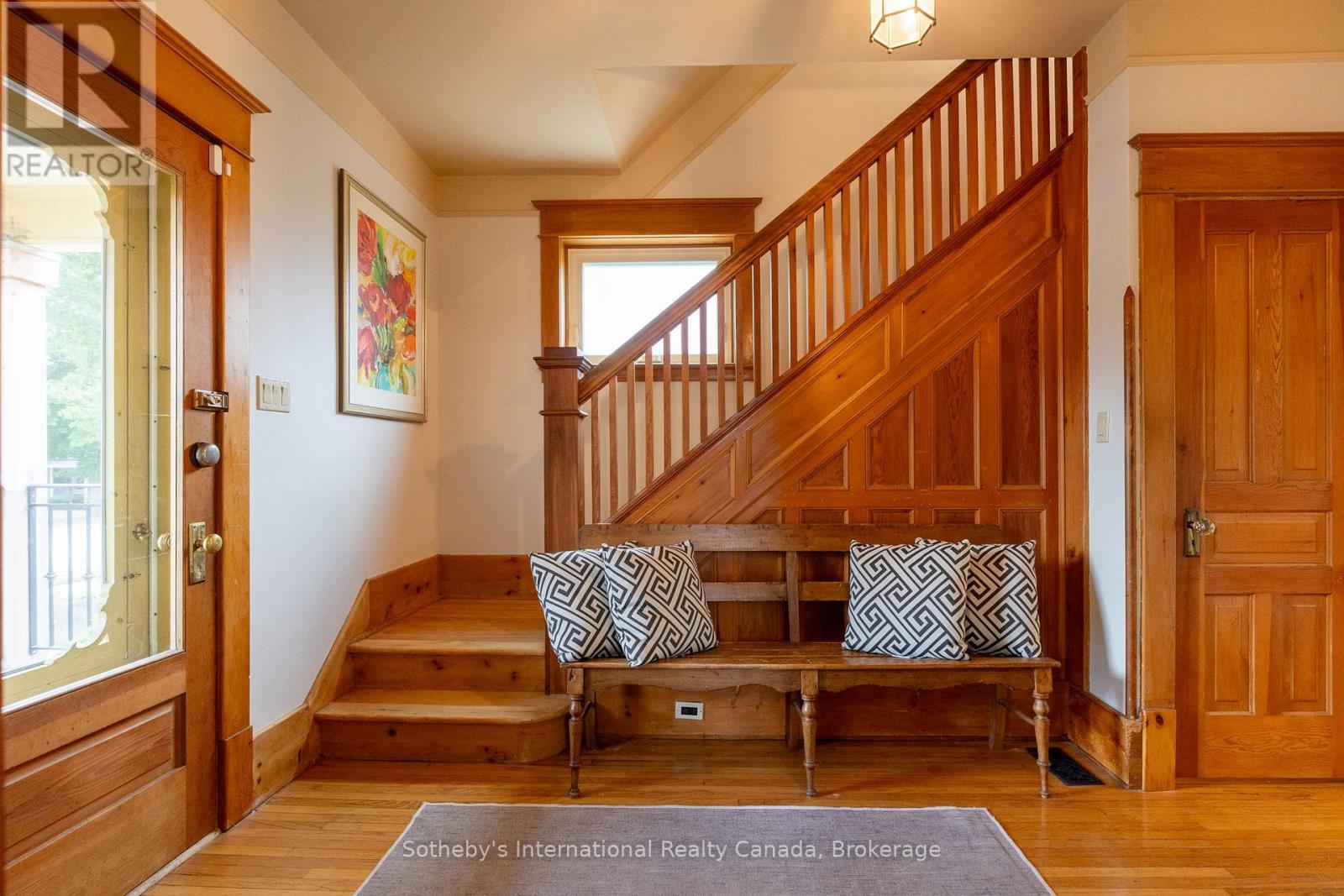 12 Elizabeth Street W, Clearview (Creemore), Ontario  L0M 1G0 - Photo 6 - S12702066