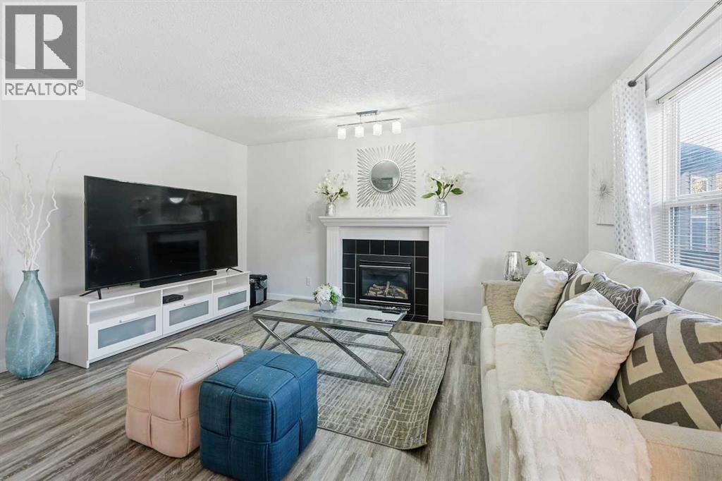 58 Bridlecrest Road Sw, Calgary, Alberta  T2Y 5J2 - Photo 4 - A2279724