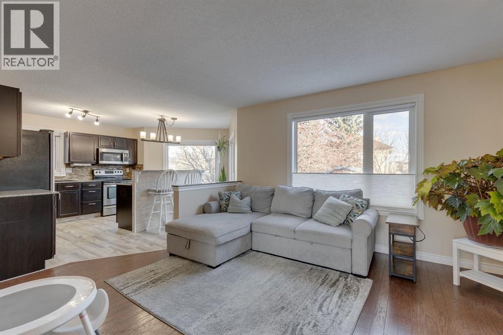 22 Hidden Spring Court Nw, Calgary, Alberta  T3A 5J4 - Photo 7 - A2279189