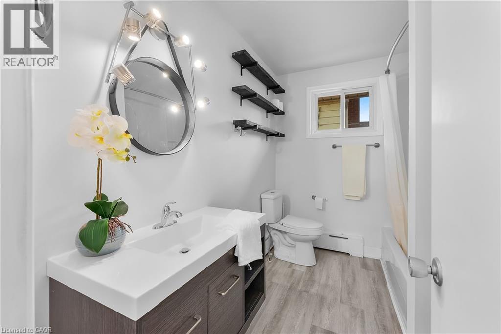 19 Moote Street, St. Catharines, Ontario  L2N 1B3 - Photo 11 - 40785262