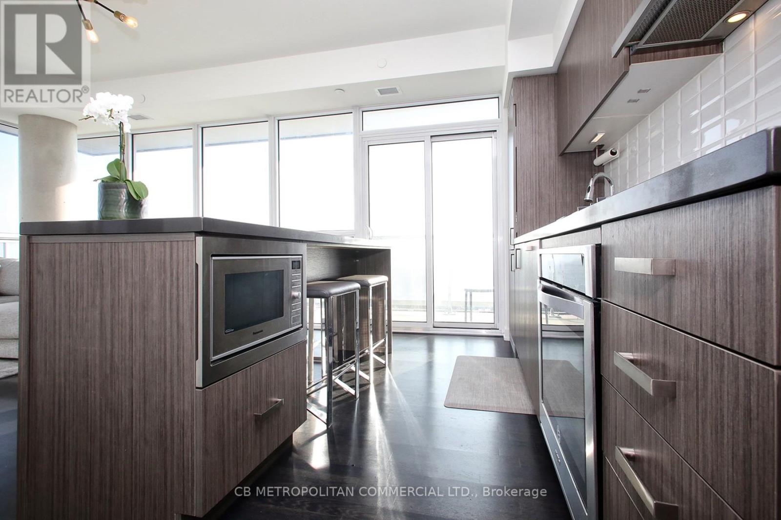 1105 - 501 St Clair Avenue W, Toronto, Ontario  M5P 0A2 - Photo 11 - C12702086