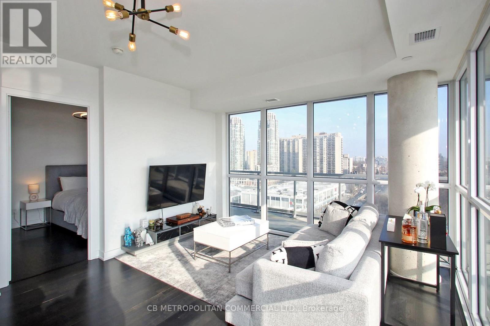 1105 - 501 St Clair Avenue W, Toronto, Ontario  M5P 0A2 - Photo 18 - C12702086