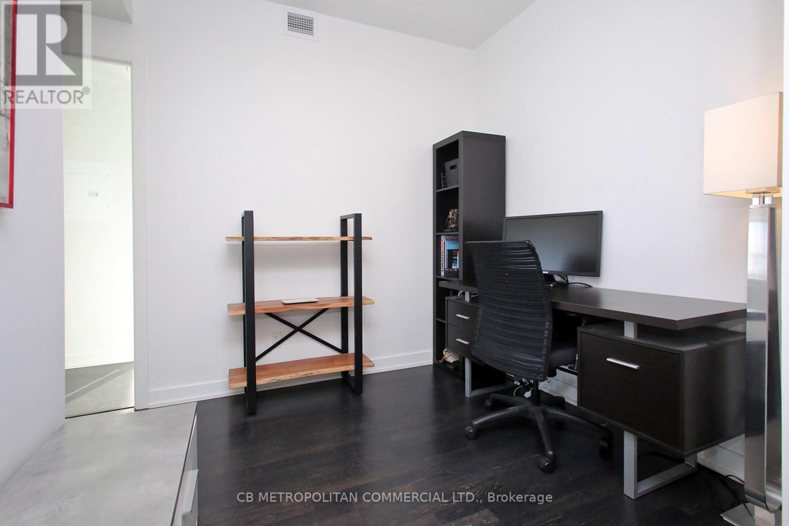 1105 - 501 St Clair Avenue W, Toronto, Ontario  M5P 0A2 - Photo 21 - C12702086