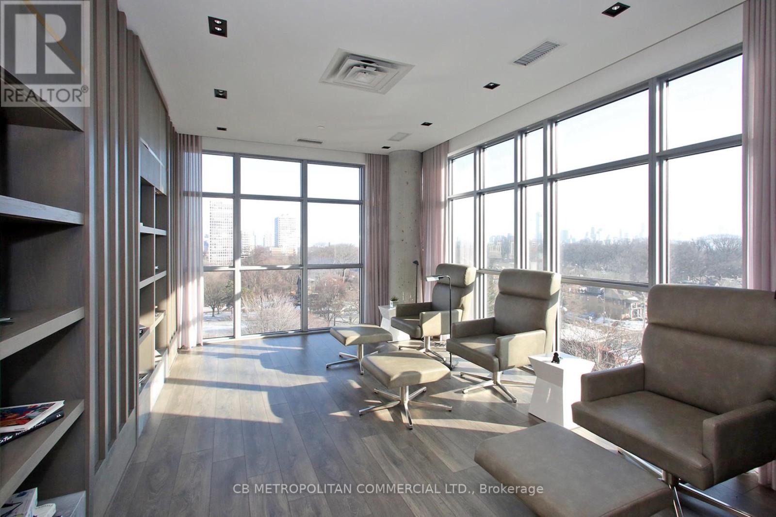 1105 - 501 St Clair Avenue W, Toronto, Ontario  M5P 0A2 - Photo 34 - C12702086