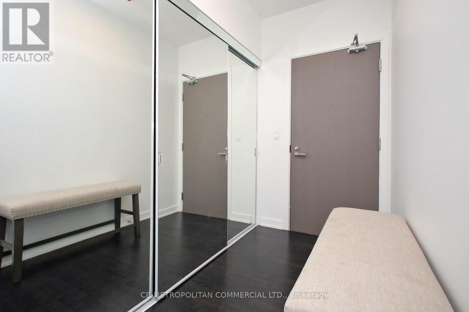 1105 - 501 St Clair Avenue W, Toronto, Ontario  M5P 0A2 - Photo 5 - C12702086