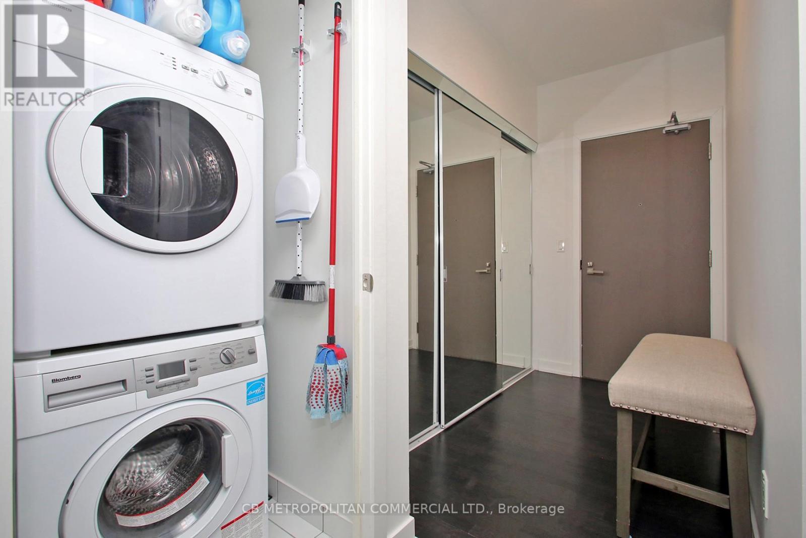 1105 - 501 St Clair Avenue W, Toronto, Ontario  M5P 0A2 - Photo 6 - C12702086