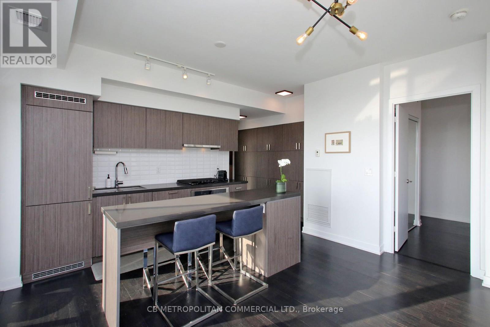 1105 - 501 St Clair Avenue W, Toronto, Ontario  M5P 0A2 - Photo 8 - C12702086