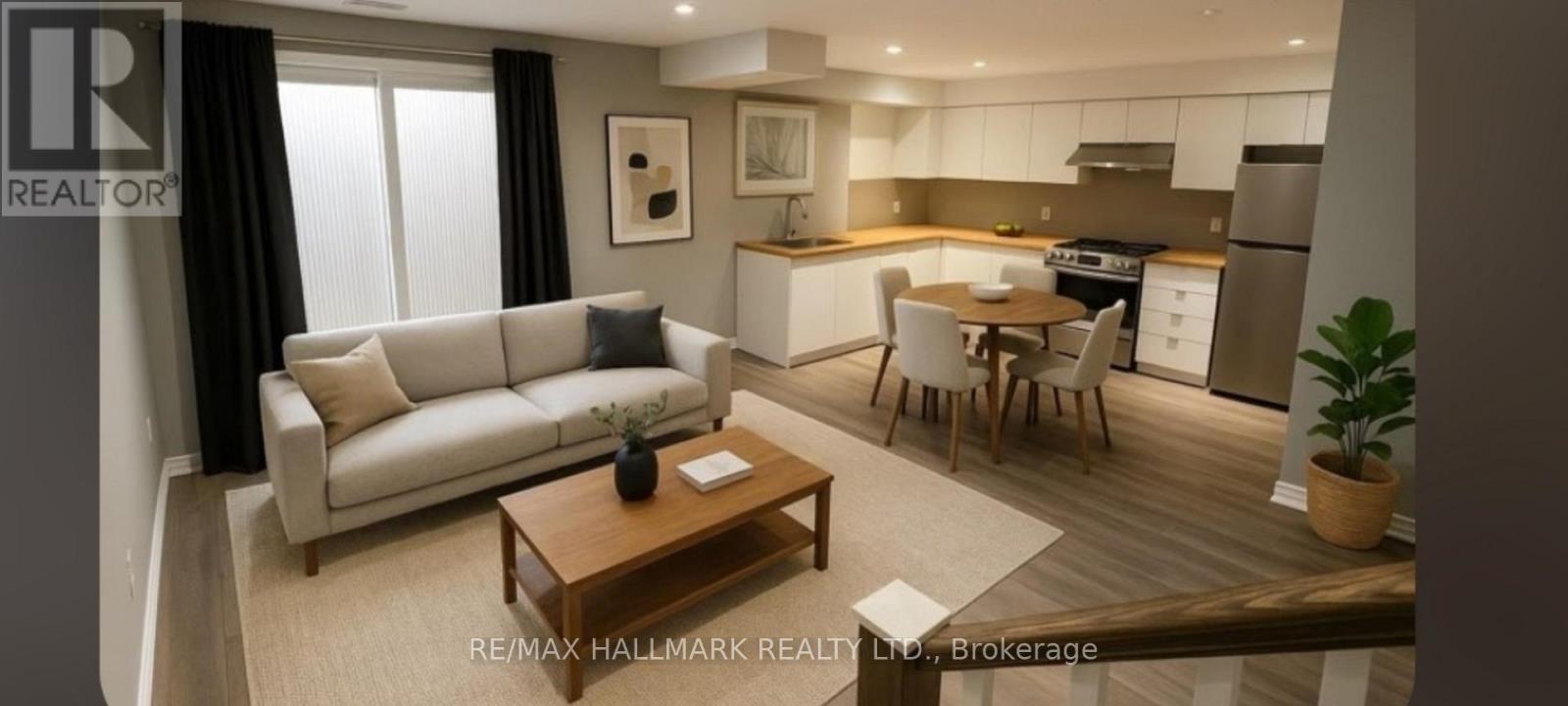 30 Gatwick Avenue, Toronto, Ontario  M4C 1W3 - Photo 2 - E12702108