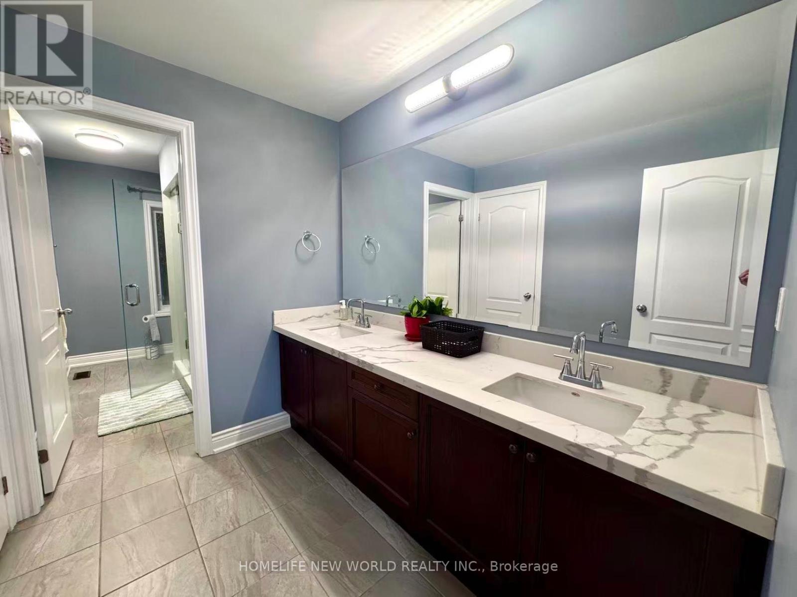 15 Prunella Crescent, East Gwillimbury, Ontario  L9N 0S7 - Photo 12 - N12702064