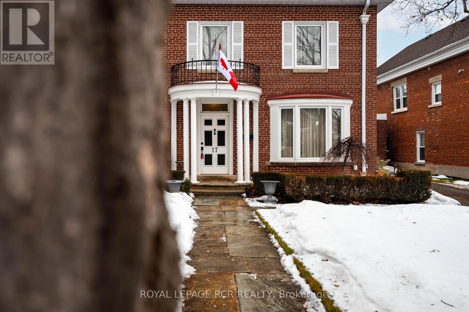 17 First Avenue, Orangeville, Ontario  L9W 1H7 - Photo 2 - W12702112