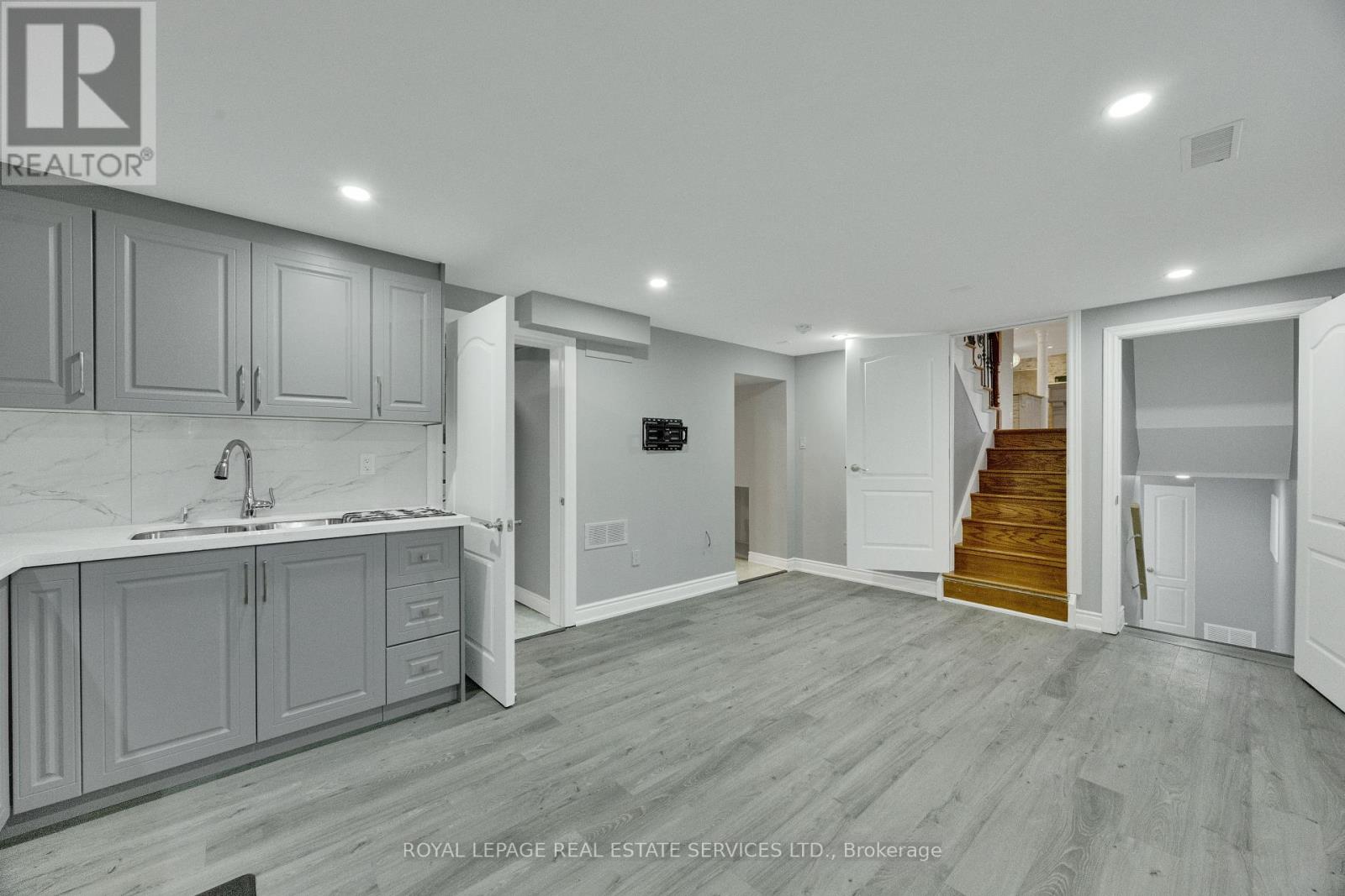 308 Third Line, Oakville, Ontario  L6L 4A4 - Photo 36 - W12701822