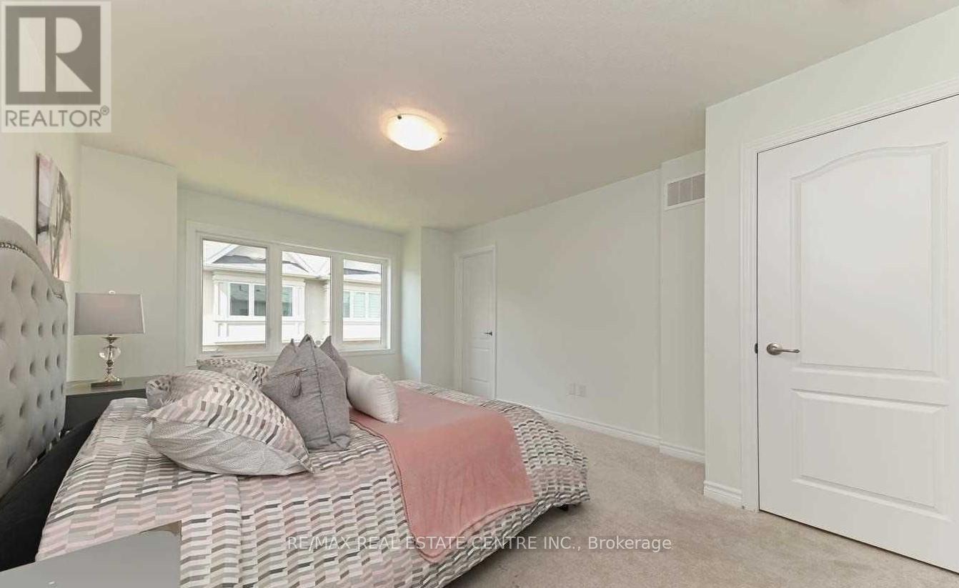 137 Borers Creek Circle, Hamilton, Ontario  L8B 1W3 - Photo 23 - X12702076