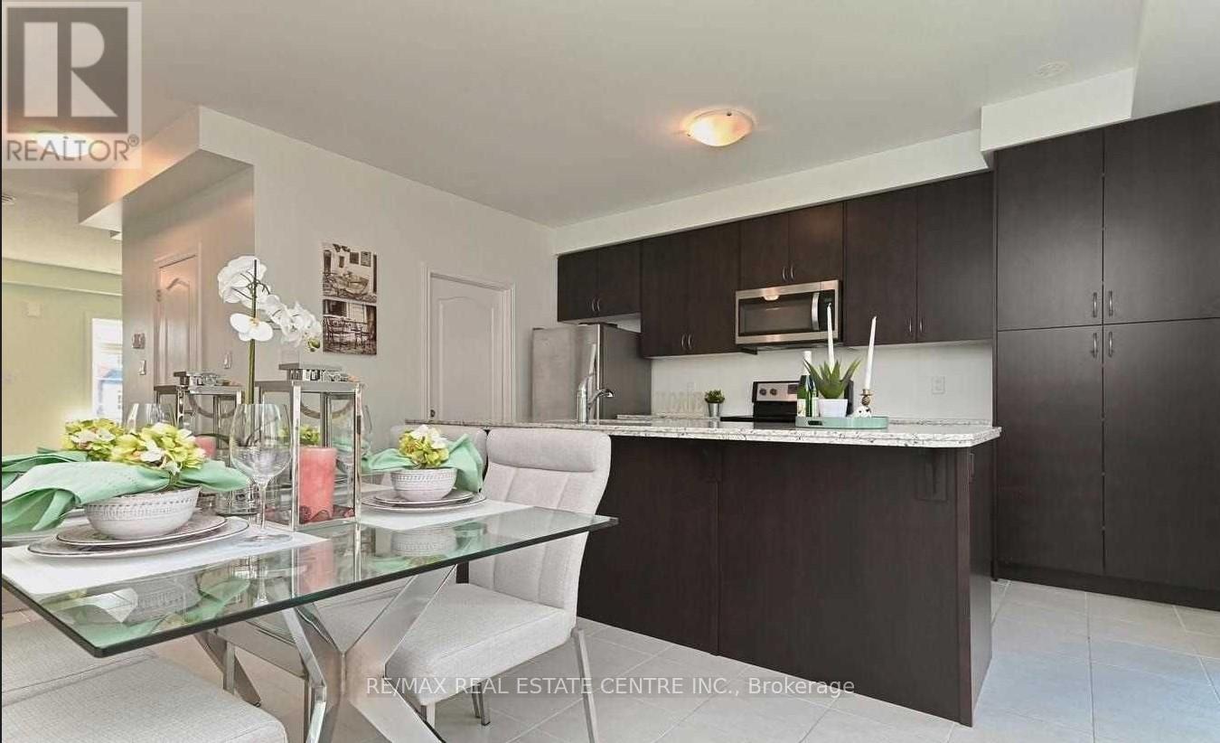 137 Borers Creek Circle, Hamilton, Ontario  L8B 1W3 - Photo 6 - X12702076