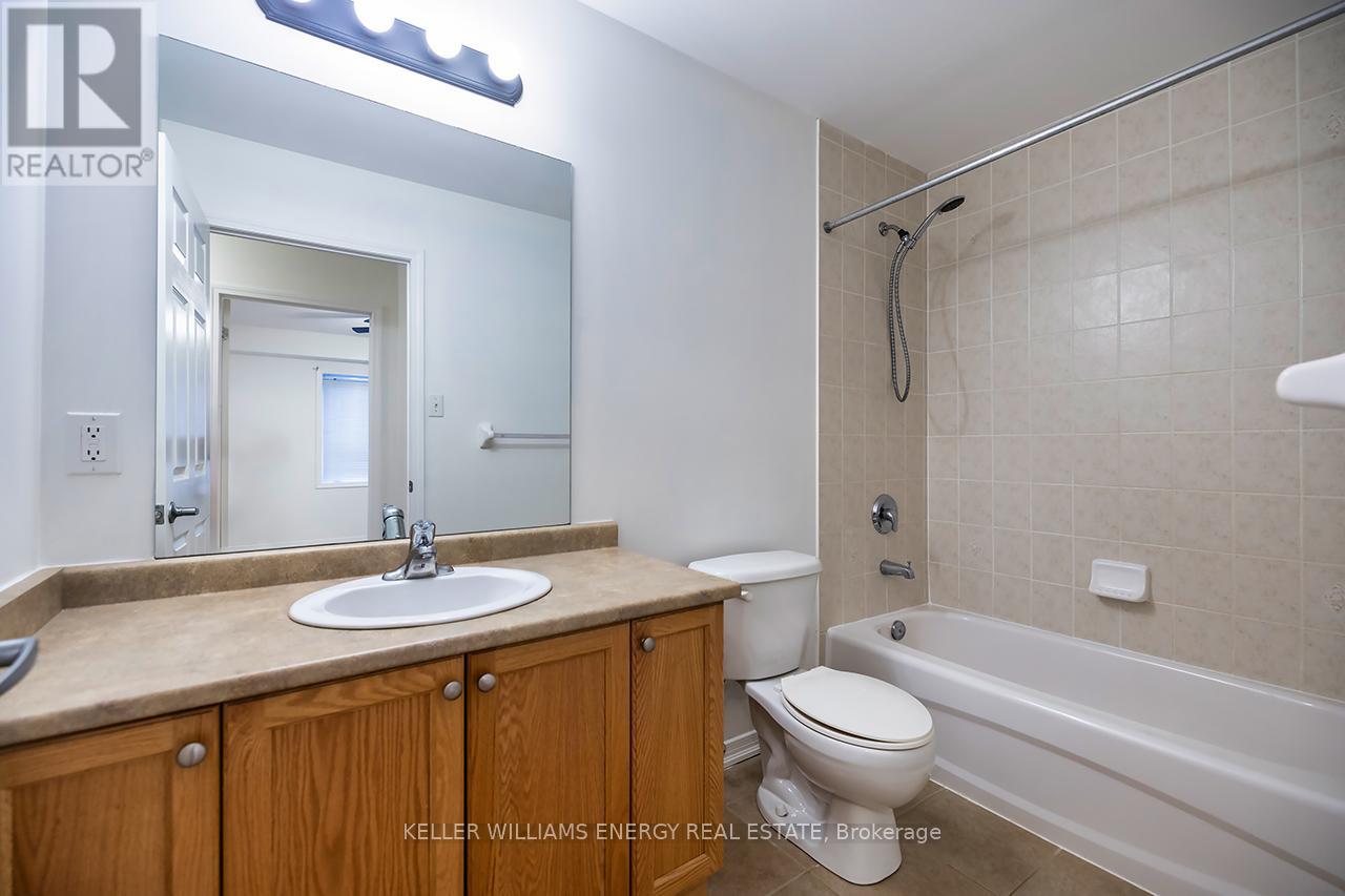 104 - 120 Aspen Springs Drive, Clarington, Ontario  L1C 0G7 - Photo 7 - E12702166